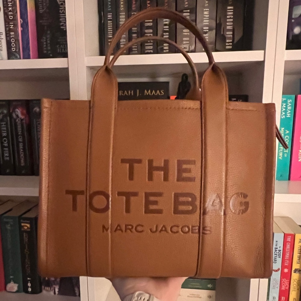 Medium Marc Jacobs The Tote Bag (Leather)